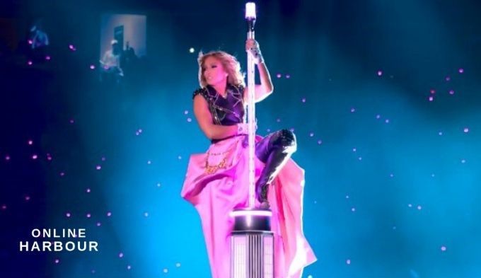 Shakira and JLo at the Super Bowl 2020 37
